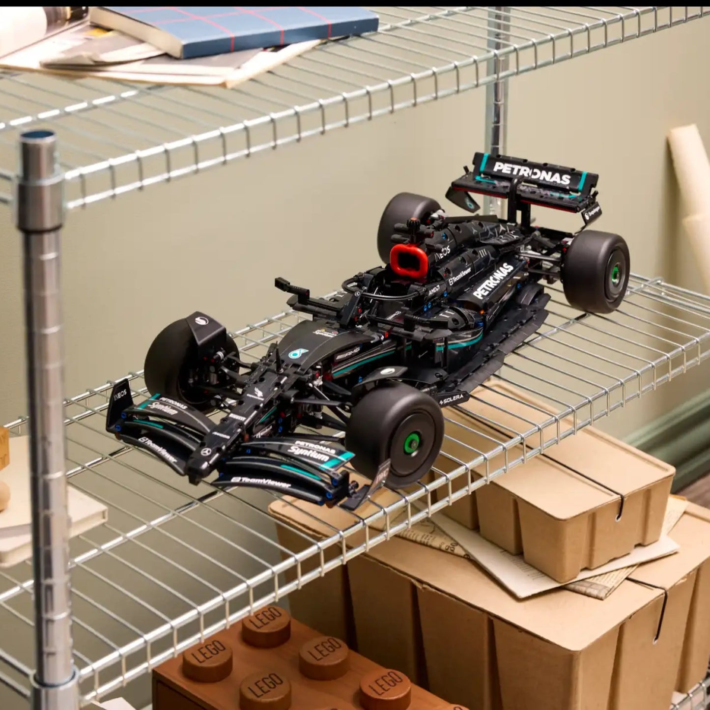 Formule 1 - Mercedes-AMG F1 W14 (1642 pièces)